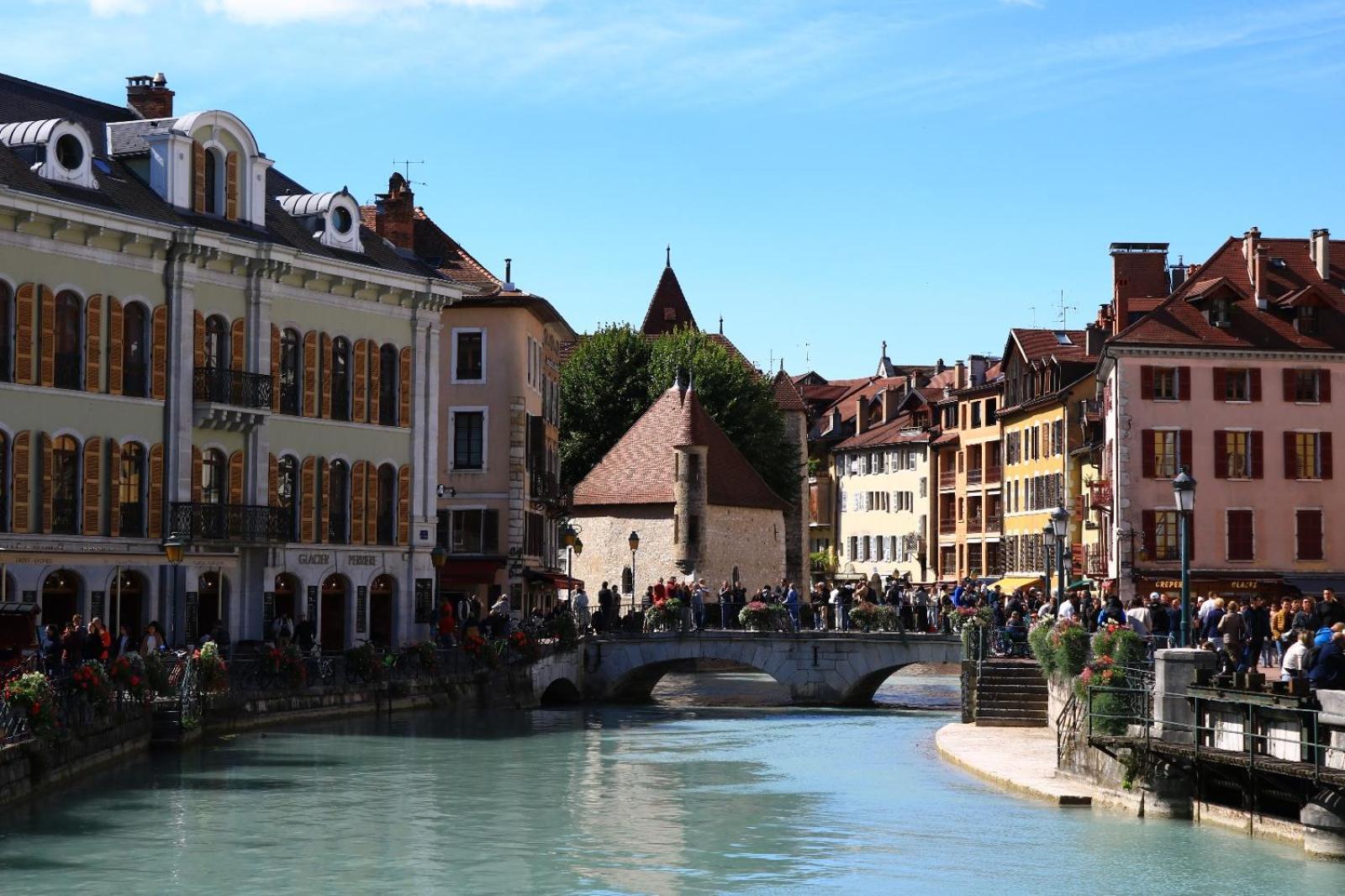 Les Petits Champs Apartment Annecy Ngoại thất bức ảnh